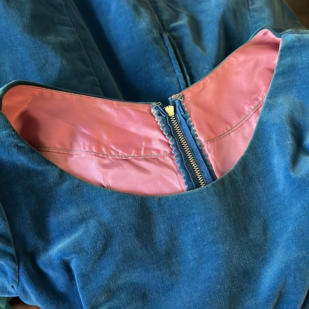 Vintage 1950’s Velvet Dress - Picture 5 of 8